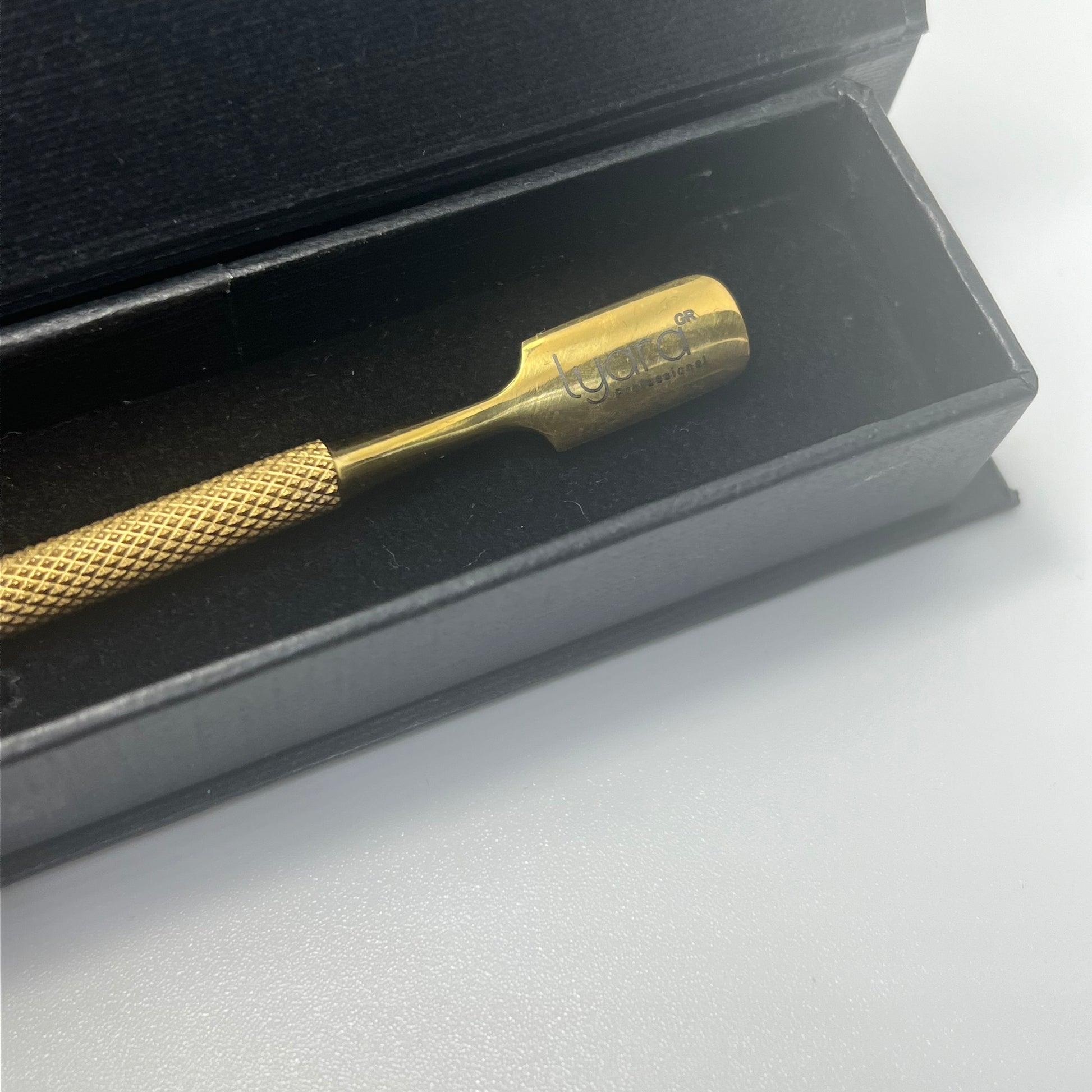 Repousse cuticules pour usage professionnel en institut