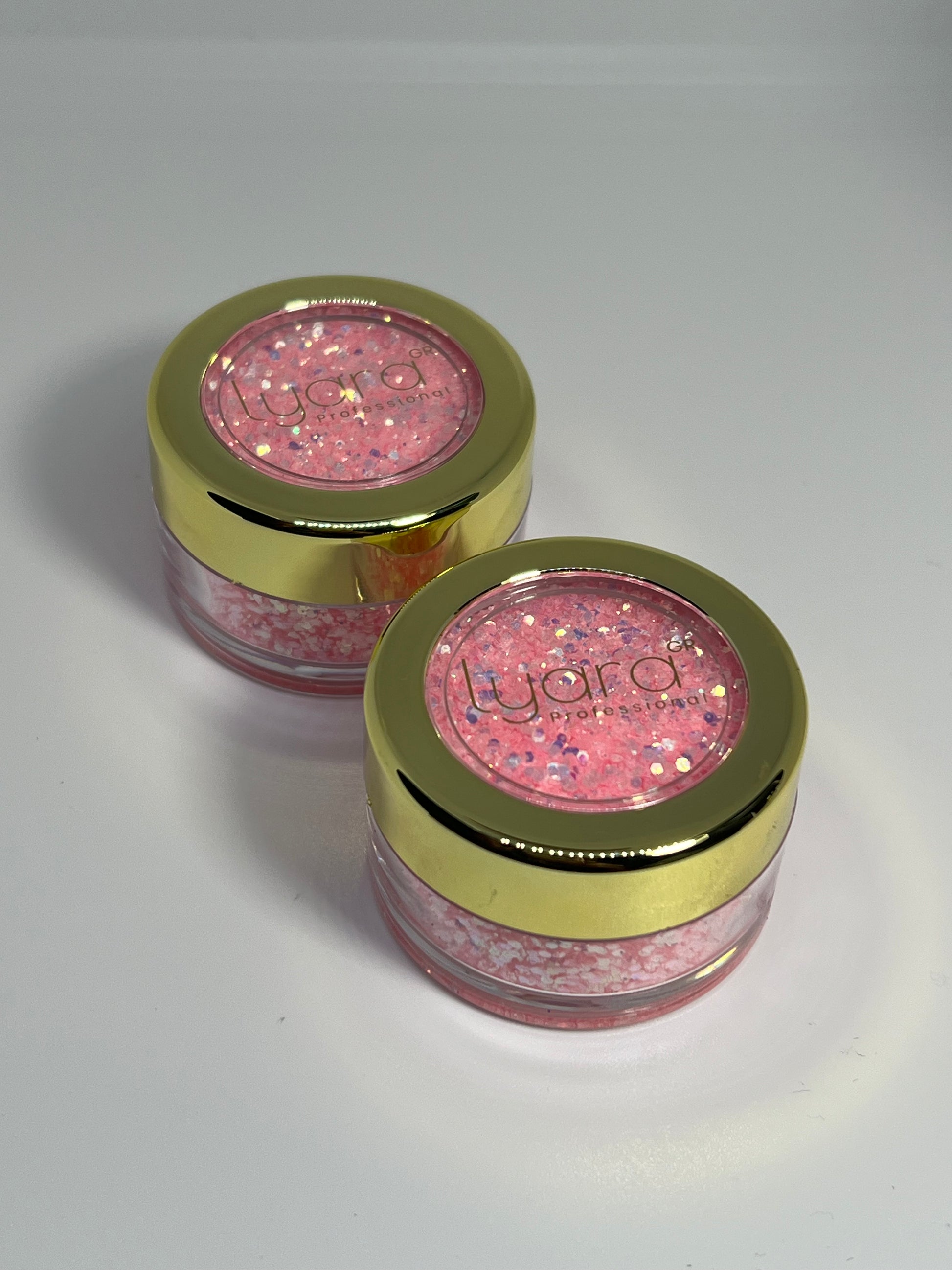 Decoração com brilho suave em tons rosa pastel

