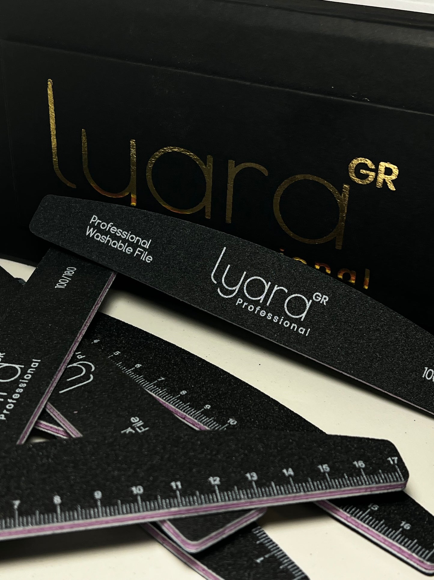 Lime Demi-Lune 100/180 – Précision et Confort pour une Manucure Parfaite