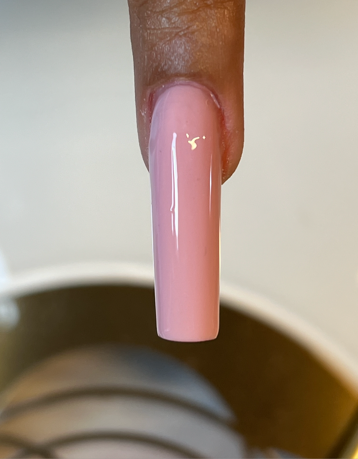 Couleur subtile pour ongles professionnels – finition élégante