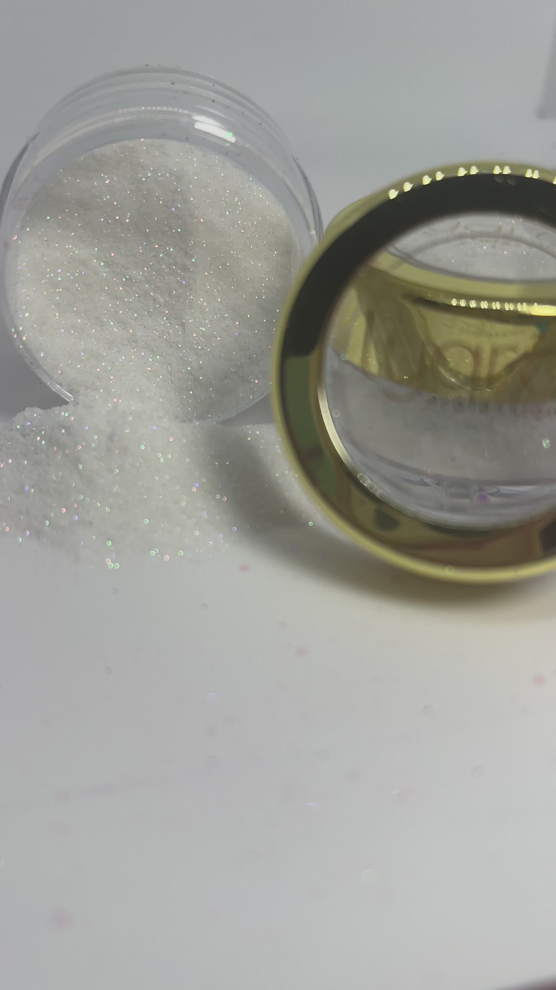 Poudre blanche scintillante pour décoration d’ongles