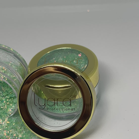 Nail Art vert tendance avec paillettes fines