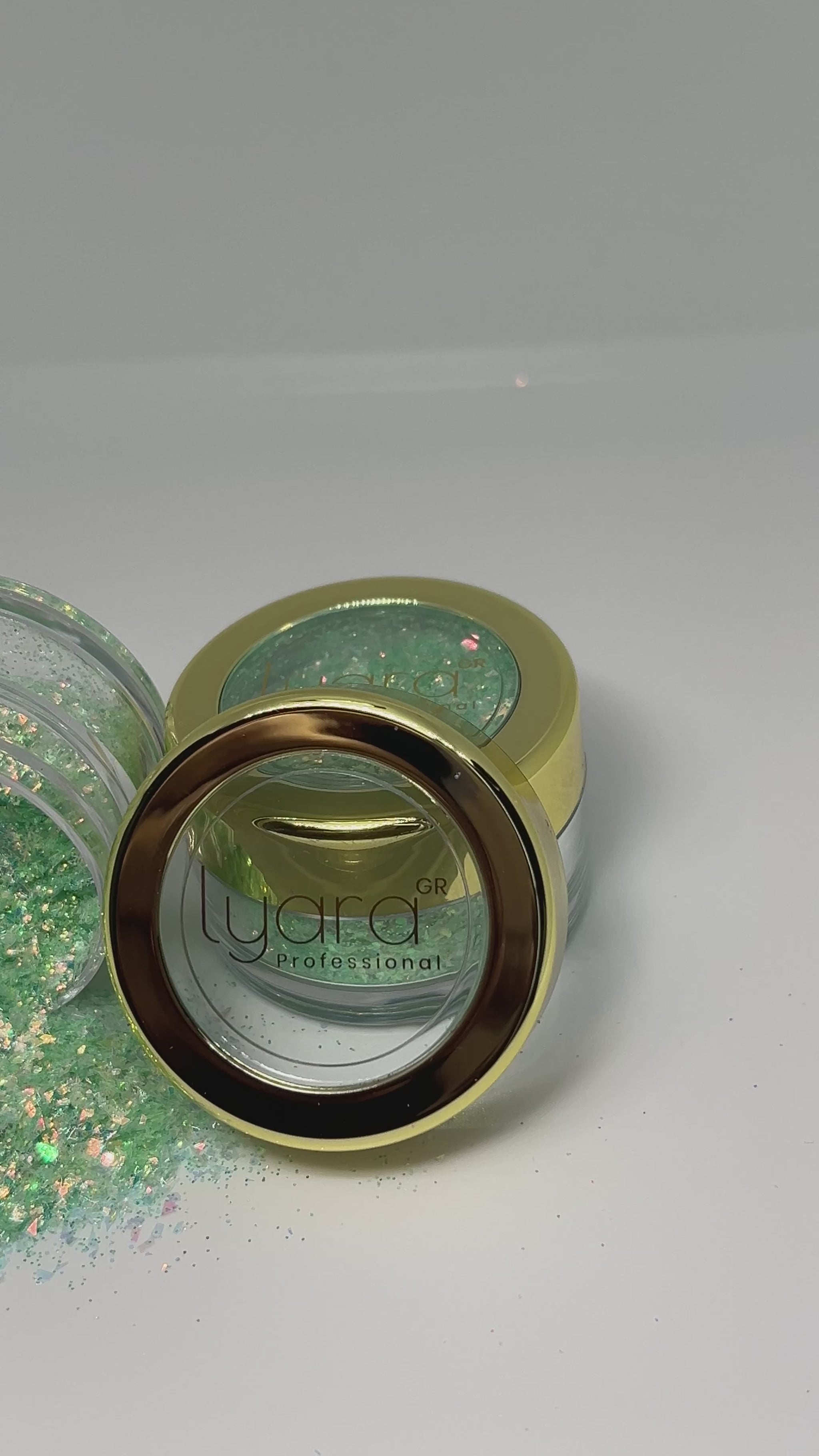 Nail Art vert tendance avec paillettes fines