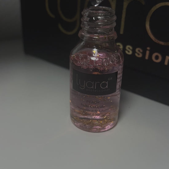 Ongles brillants avec finition à l’huile Lyara à la pêche