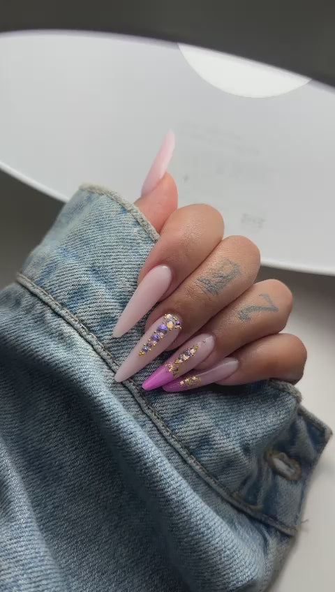 Vernis UV nude pêche – application facile et tenue longue