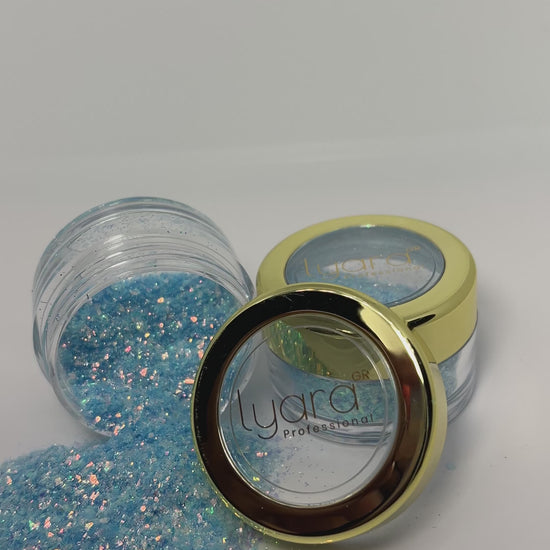 Manucure professionnelle avec effet océan