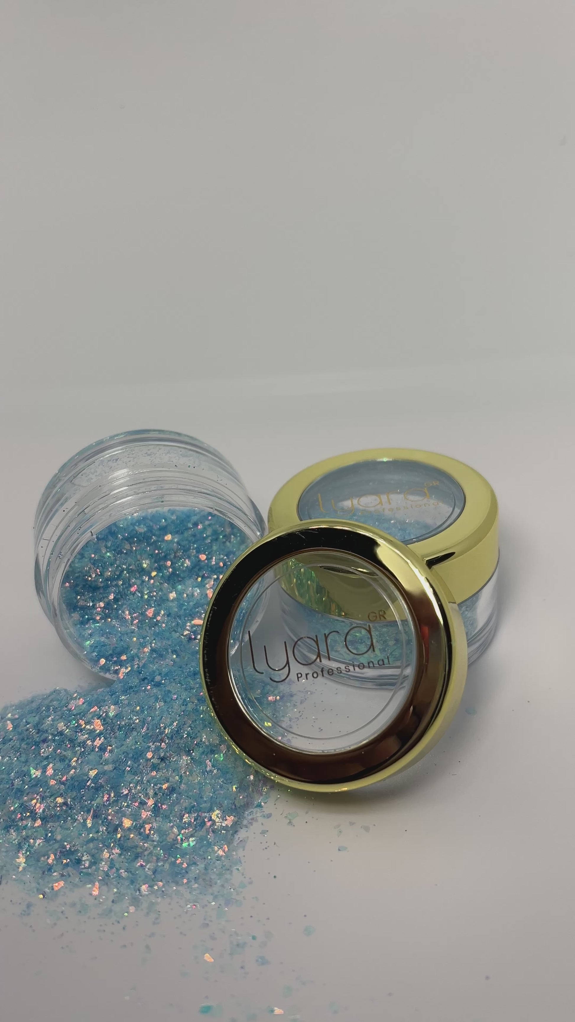 Manucure professionnelle avec effet océan