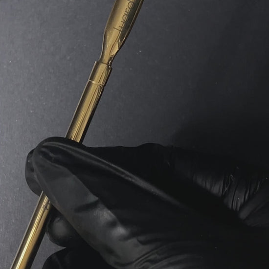 Instrument de préparation des ongles – embout double