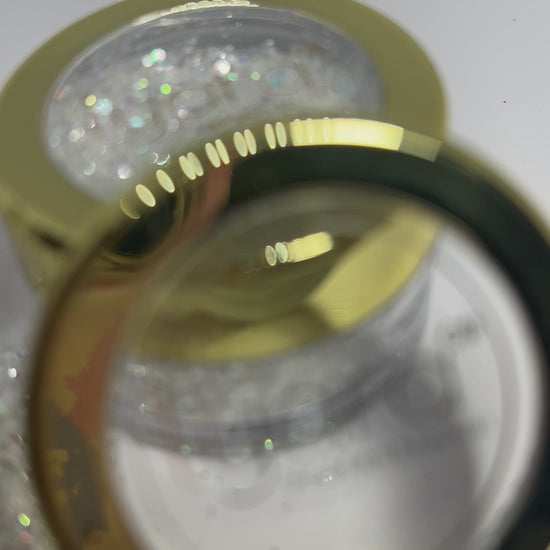 Nail Art avec paillettes blanches scintillantes