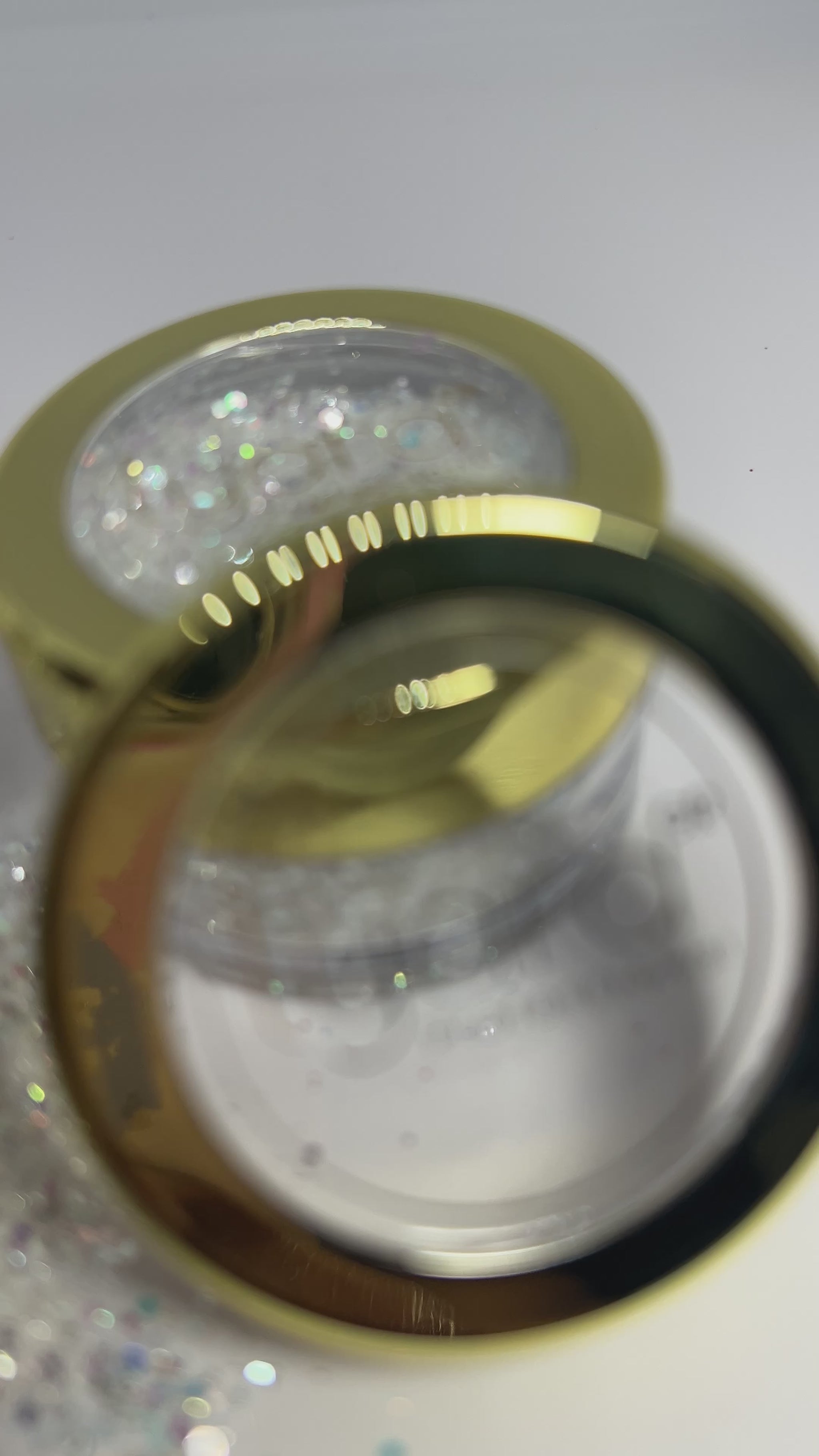 Nail Art avec paillettes blanches scintillantes