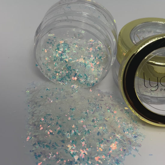 Décoration ongle subtile – éclat doux