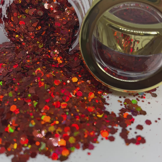 Décoration Nail Art créative avec paillettes multicolores